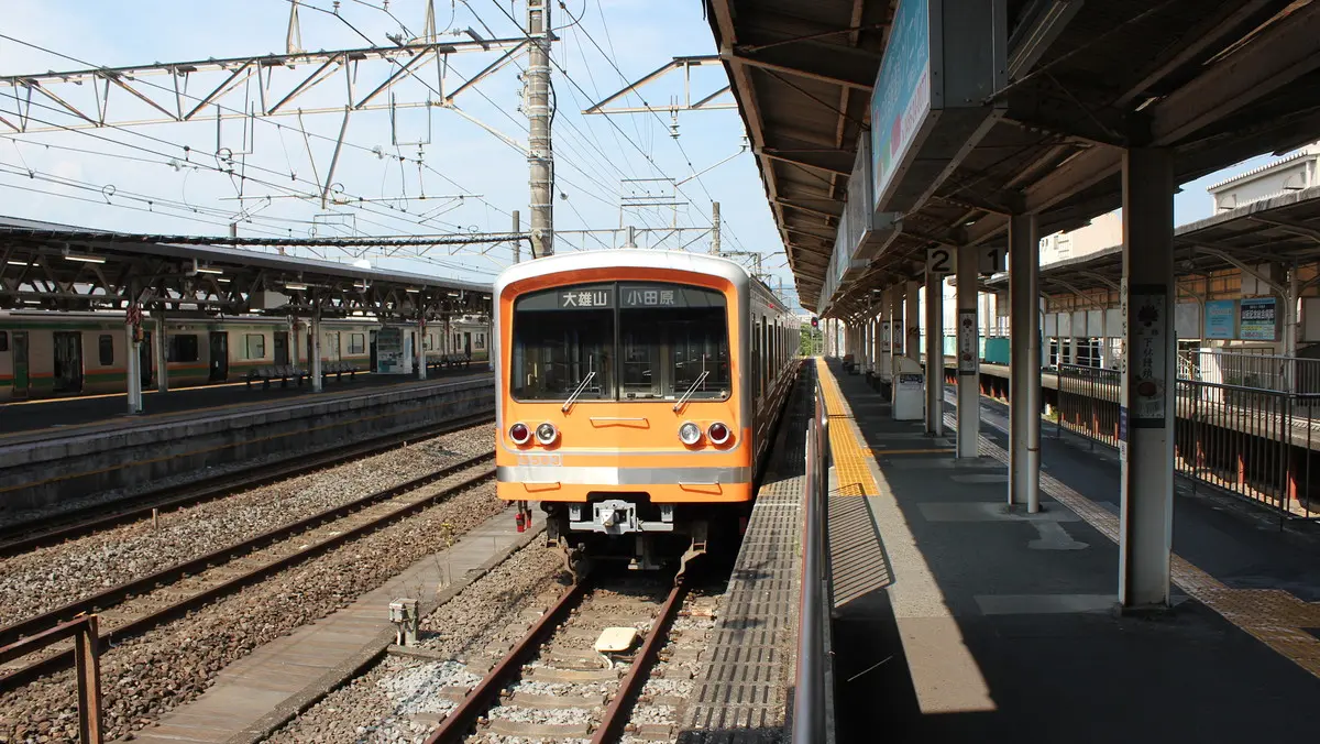 Izuhakone Railway Daiyuzan Line 5000 series train waiting to depart at Odawara Station
