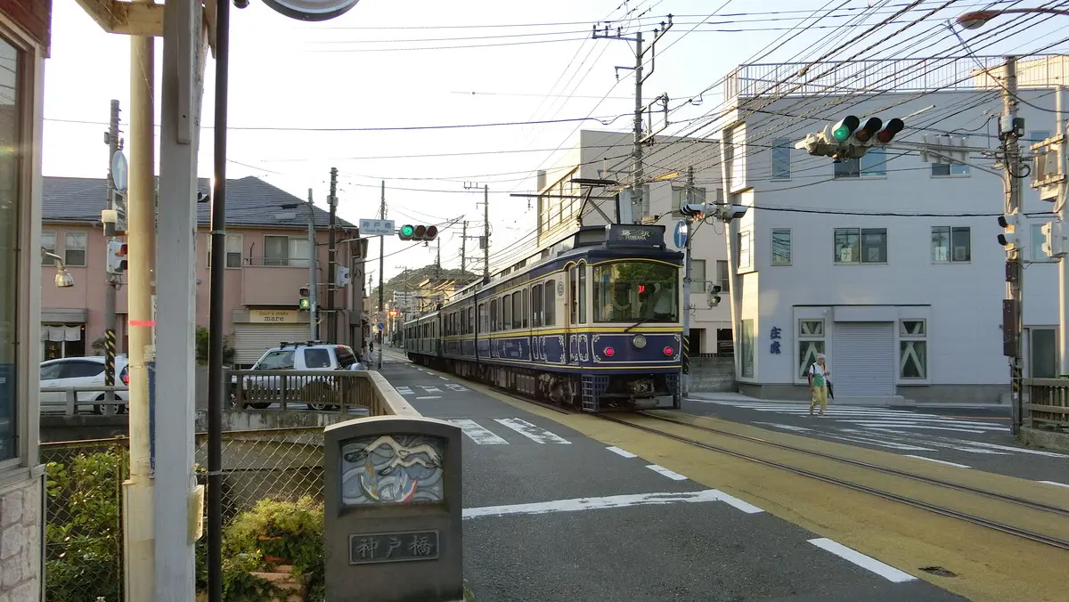 Enoshima Electric Railway Series 10 train departing from Koshigoe Station