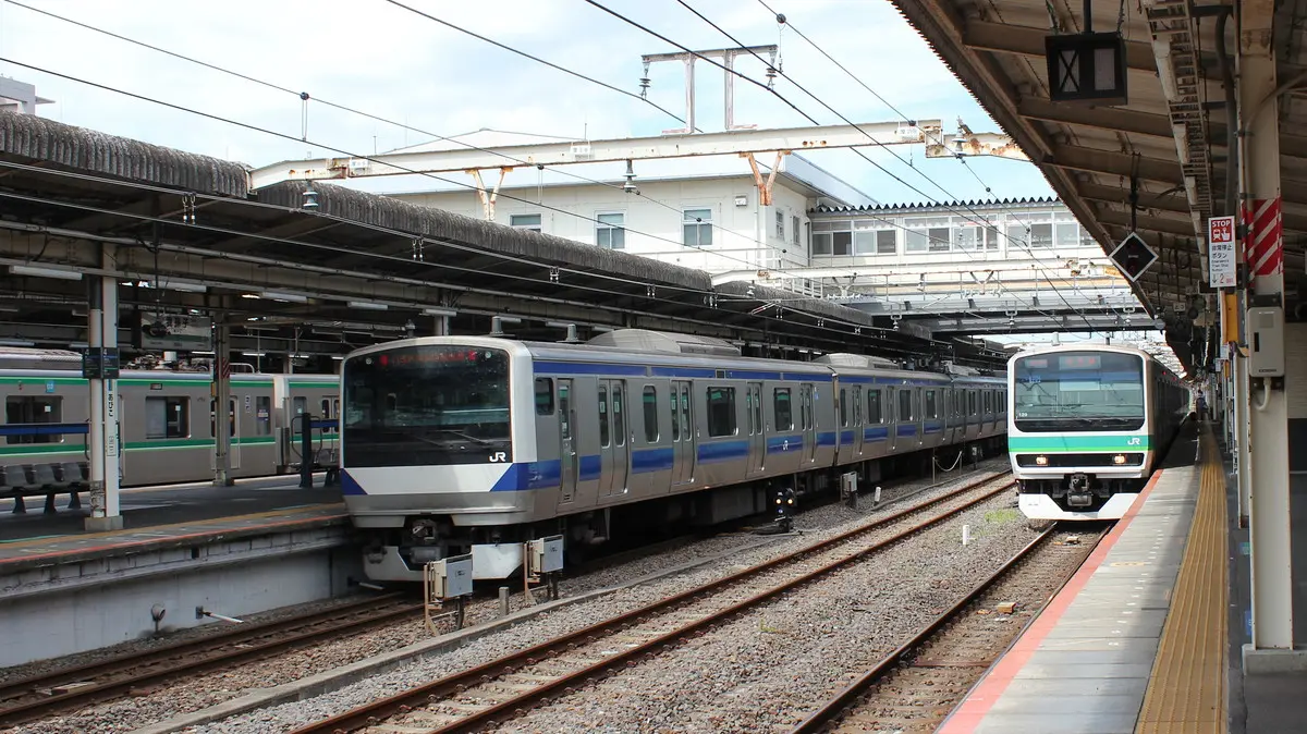JR水戸線と同型のE531系電車が常磐線我孫子駅に停車中