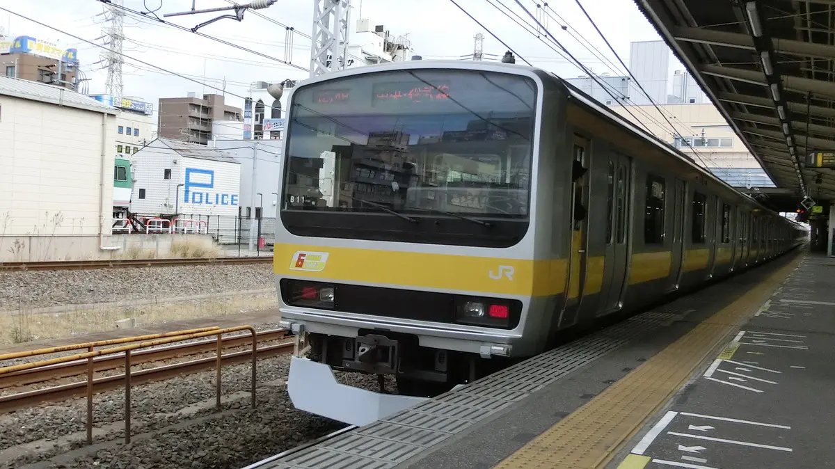 西船橋駅に停車中のE231系総武線各駅停車