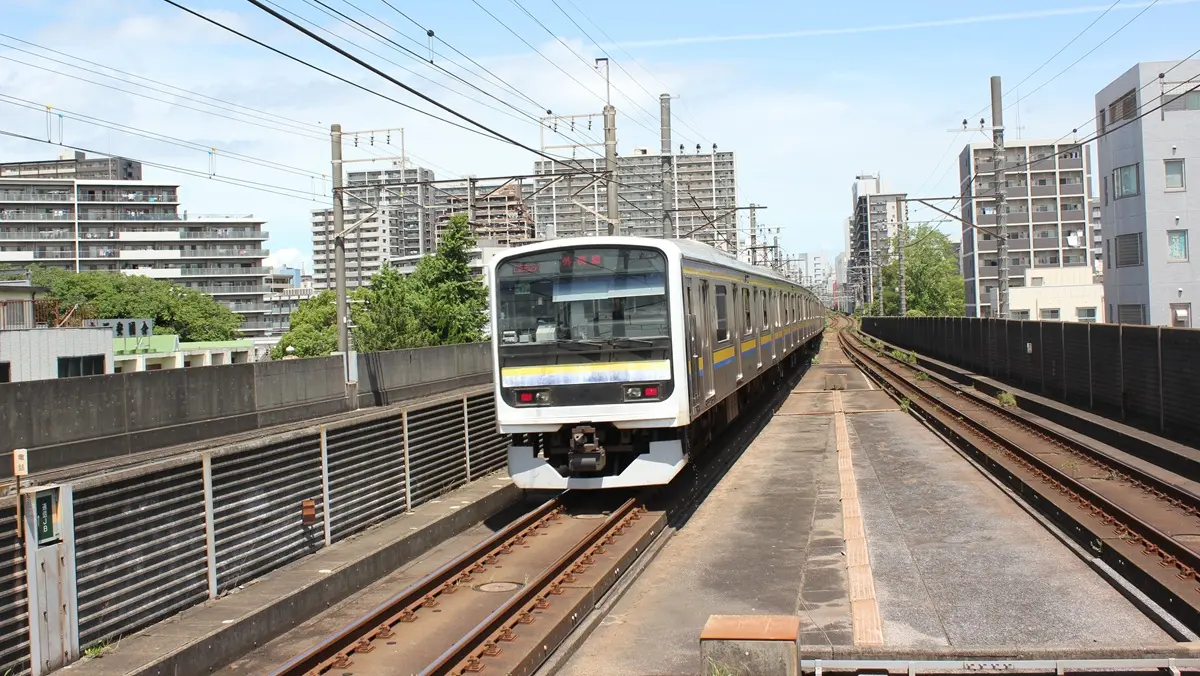 本千葉駅を出発した外房線209系電車