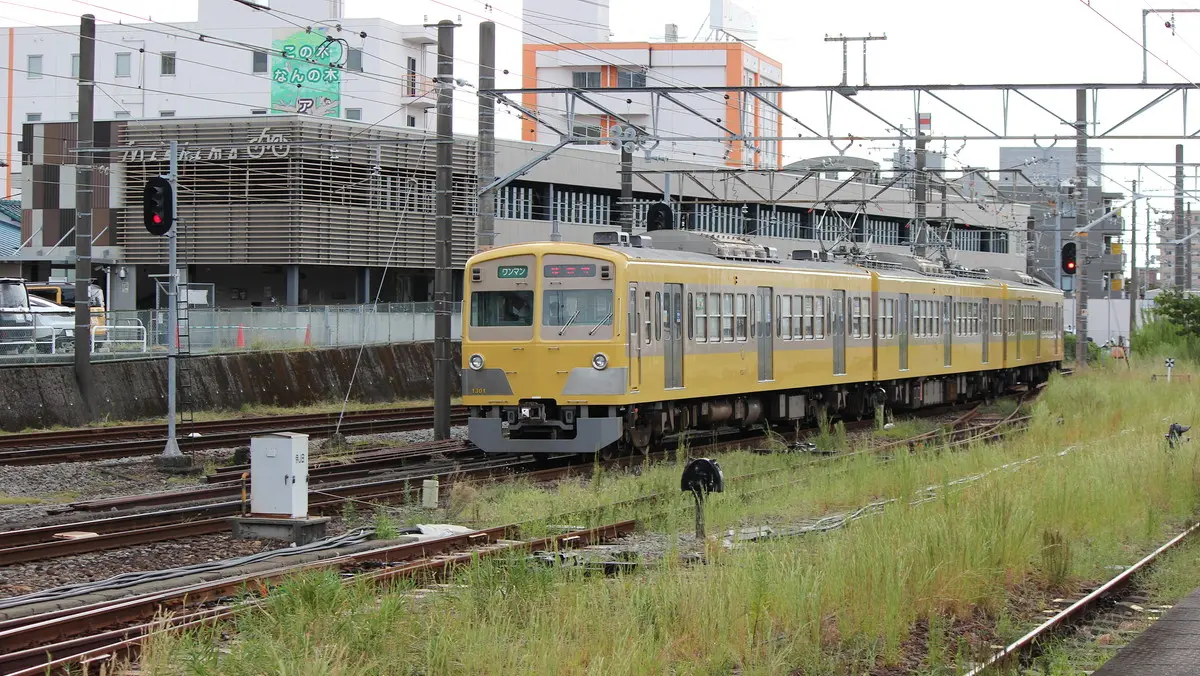 Izuhakone Railway Sunzu Line 3000 series train arriving at Mishima Station