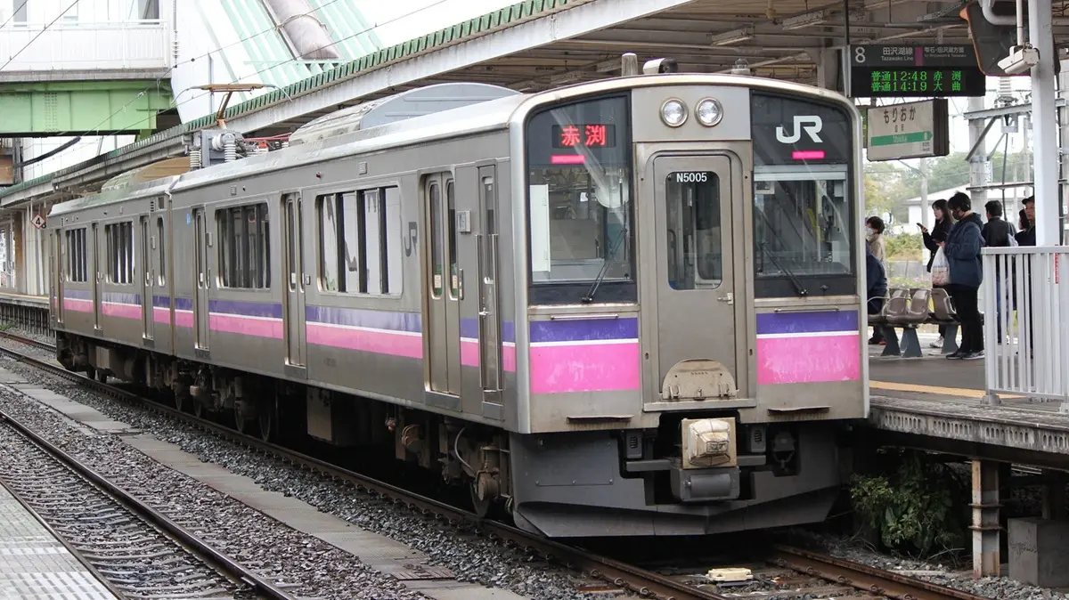 盛岡駅から折り返す田沢湖線701系電車