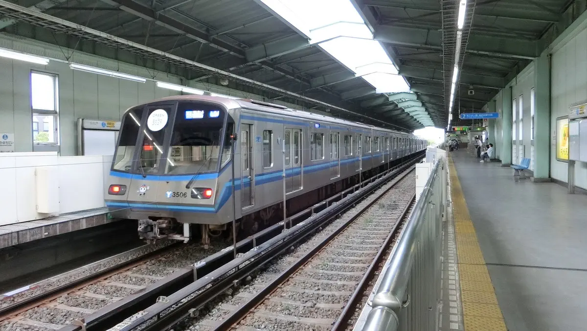 Yokohama Municipal Subway Blue Line 3000 series train departing Nakamachidai Station